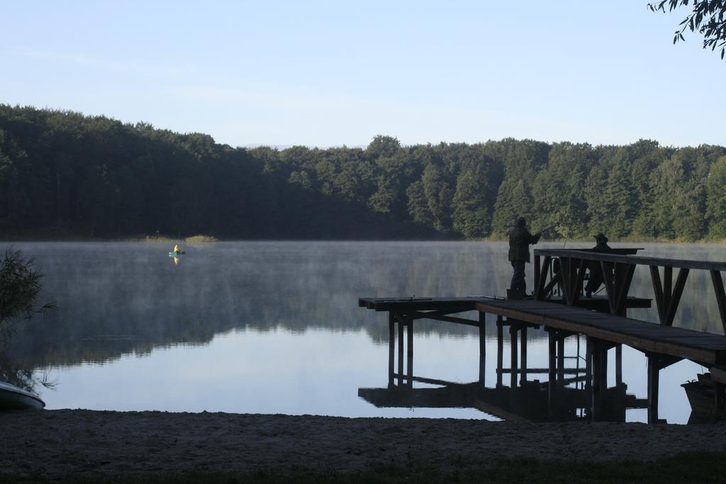 Stajnia Sarnowek Nad Jeziorem Rozany Rozajny Wielkie Экстерьер фото