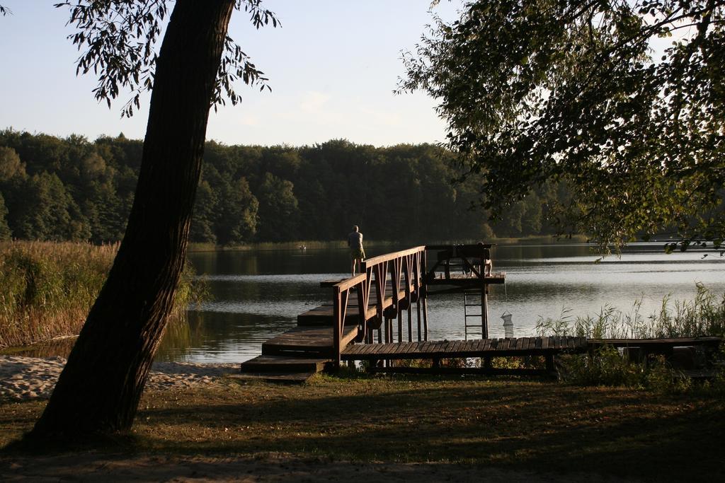 Stajnia Sarnowek Nad Jeziorem Rozany Rozajny Wielkie Экстерьер фото