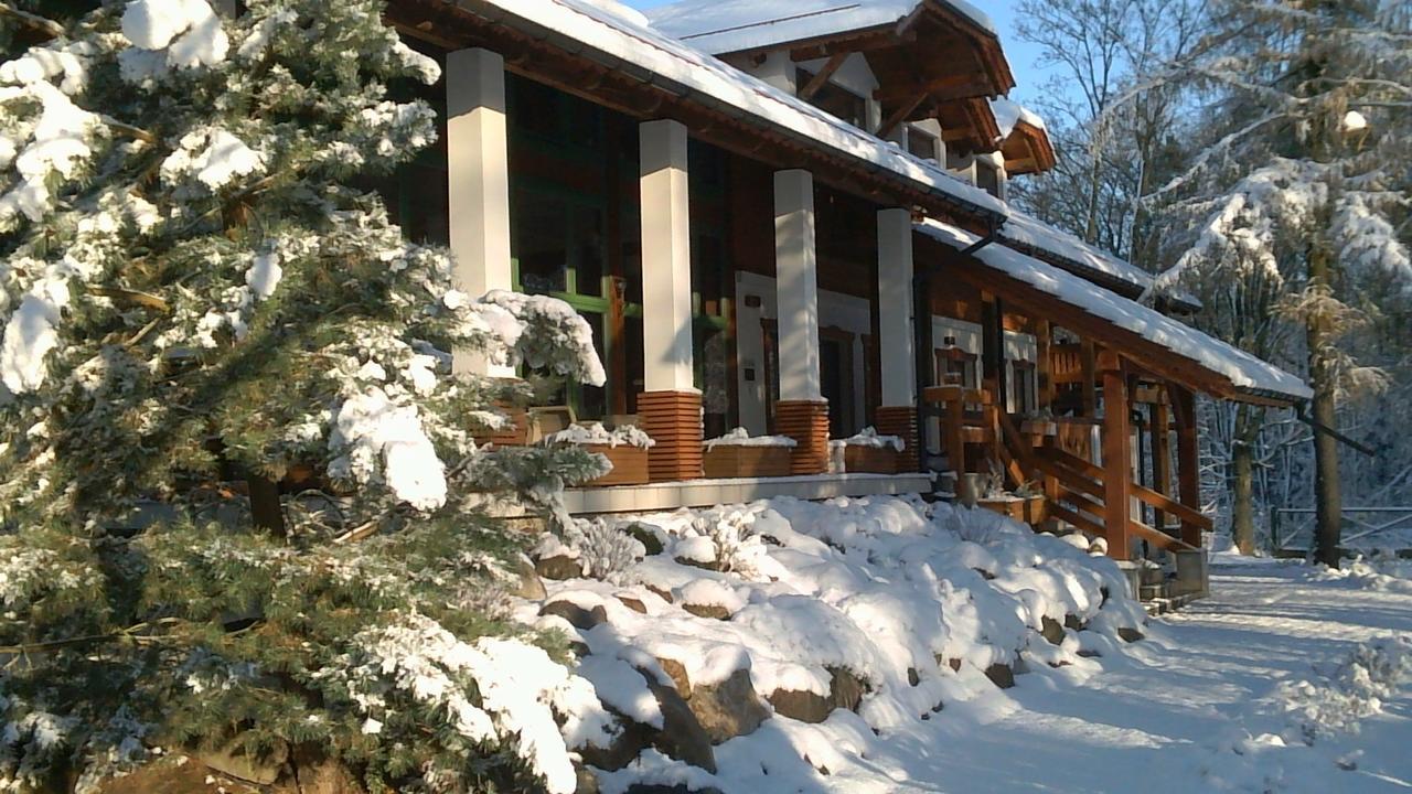Stajnia Sarnowek Nad Jeziorem Rozany Rozajny Wielkie Экстерьер фото