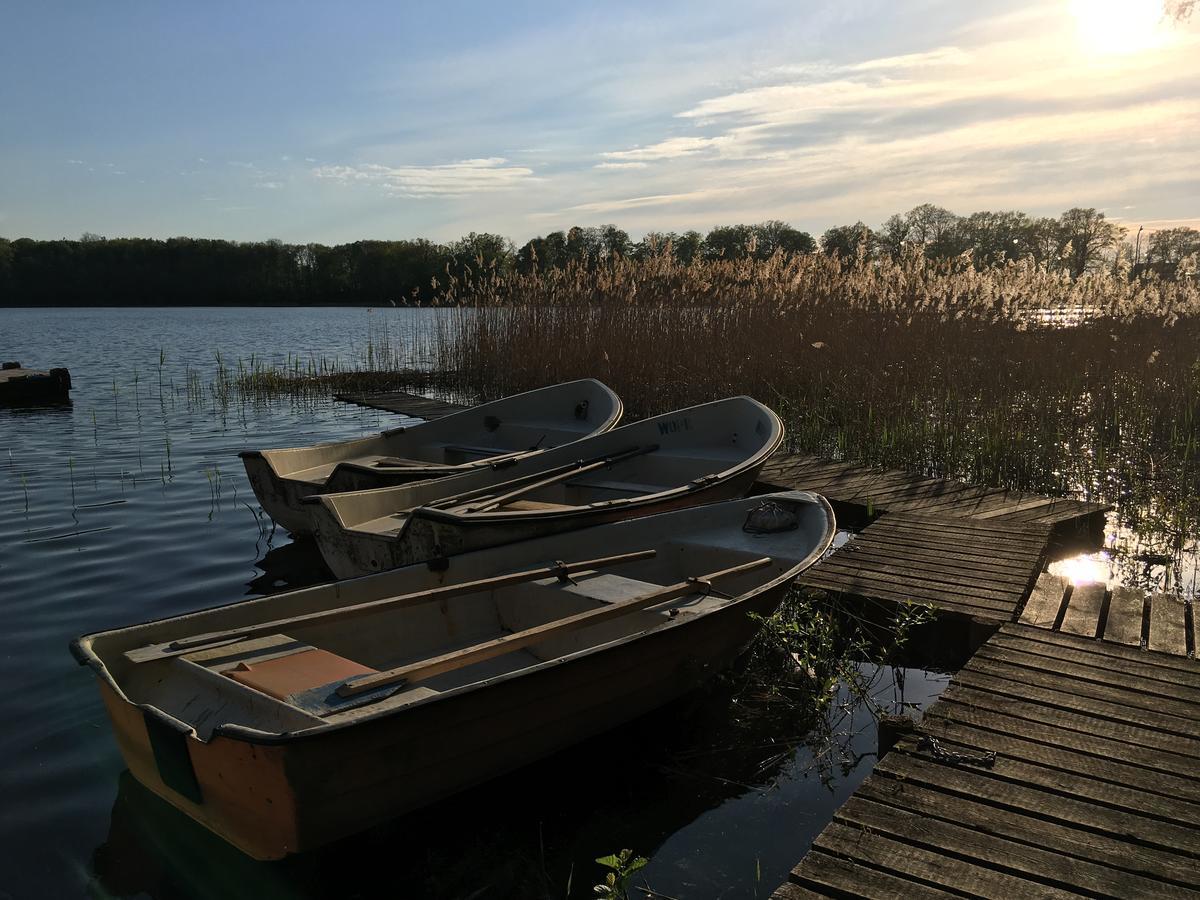 Stajnia Sarnowek Nad Jeziorem Rozany Rozajny Wielkie Экстерьер фото